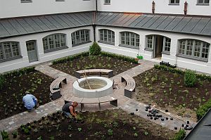 Verwunschener Brunnen im Kreuzgarten der Kapuziner, siehe Wordpress.com